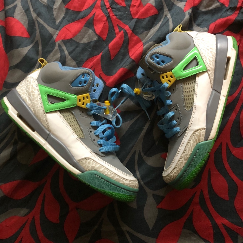 Good condition, size 7y , 8.5/9 in women